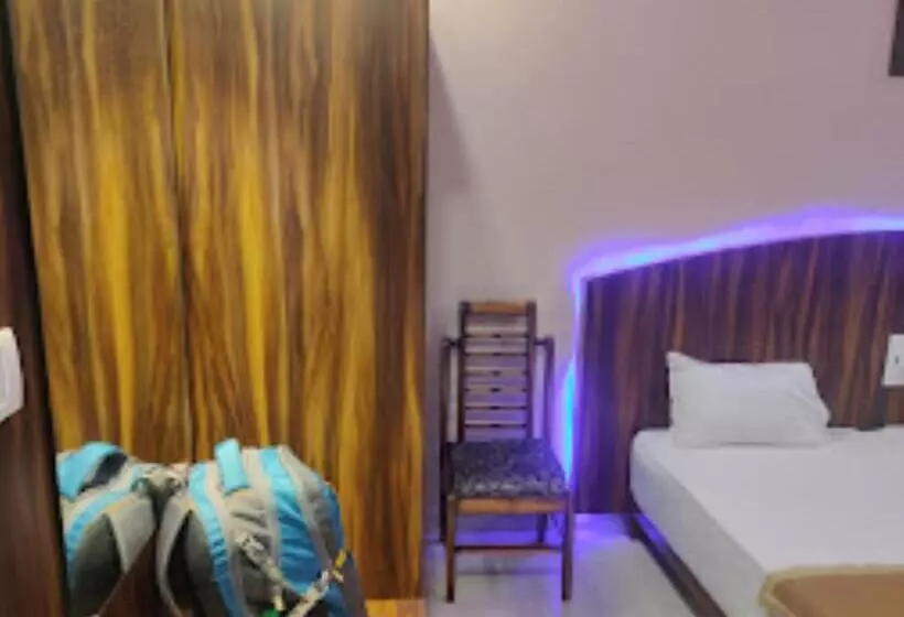 ホテル Aaradhya International Jagdalpur