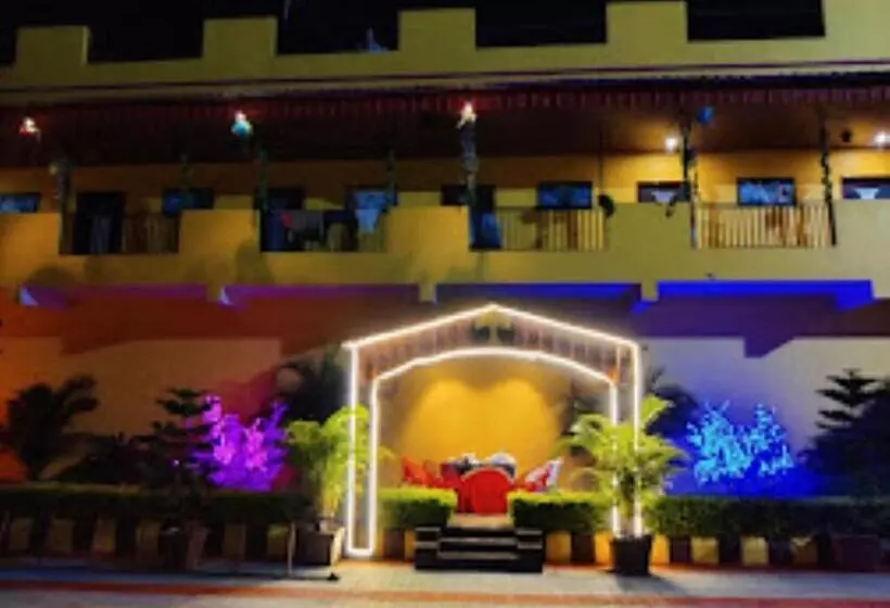 ホテル Aaradhya International Jagdalpur