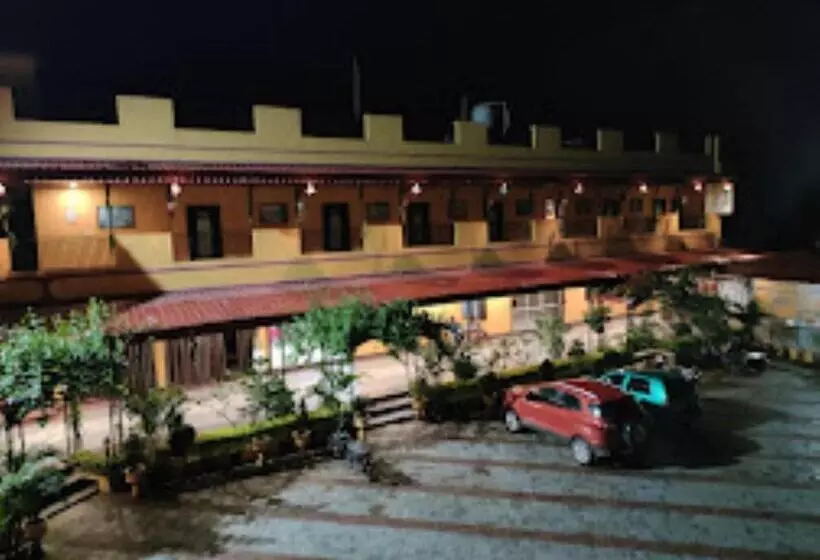 ホテル Aaradhya International Jagdalpur