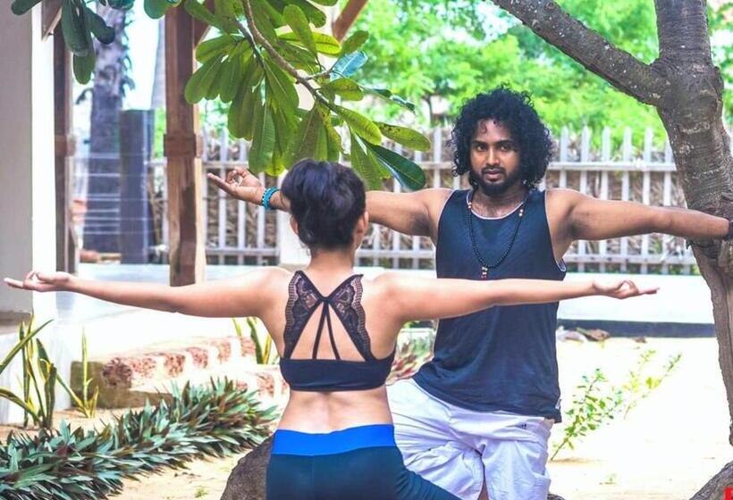 호텔 Ajith Putha Grand