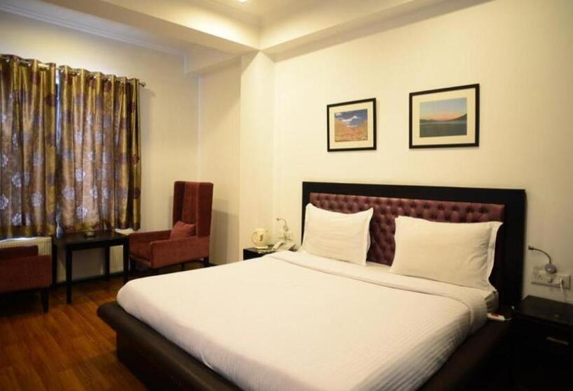 Отель Anandi Inn By Bookingcare