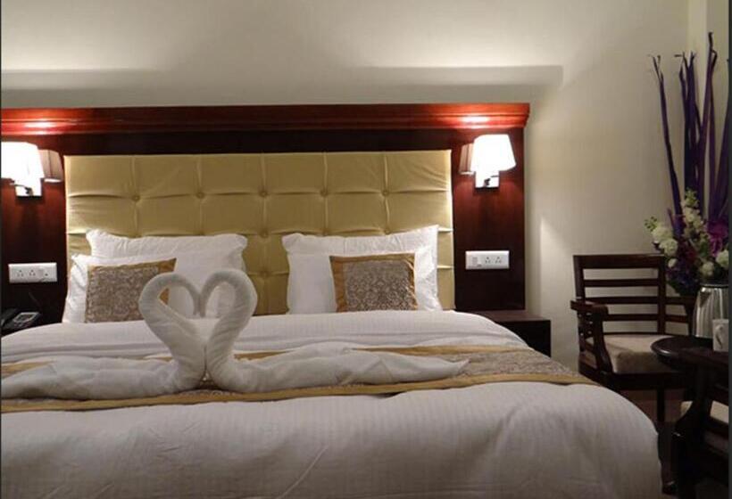 Отель Anandi Inn By Bookingcare