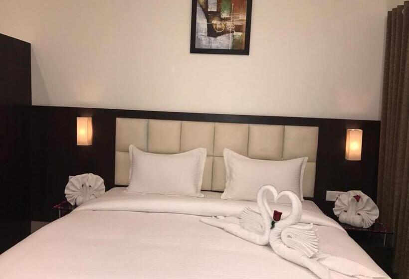 Отель Anandi Inn By Bookingcare