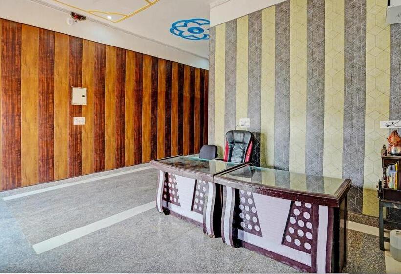 Отель Oyo Sun Burst Residency