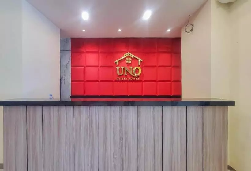 ホテル Reddoorz Plus @ Uno Jalan Merak Samarinda
