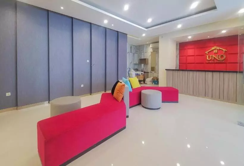 ホテル Reddoorz Plus @ Uno Jalan Merak Samarinda