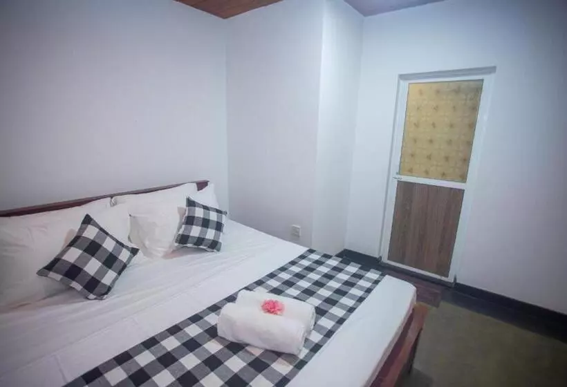 Hotelli Villa Risithenmi