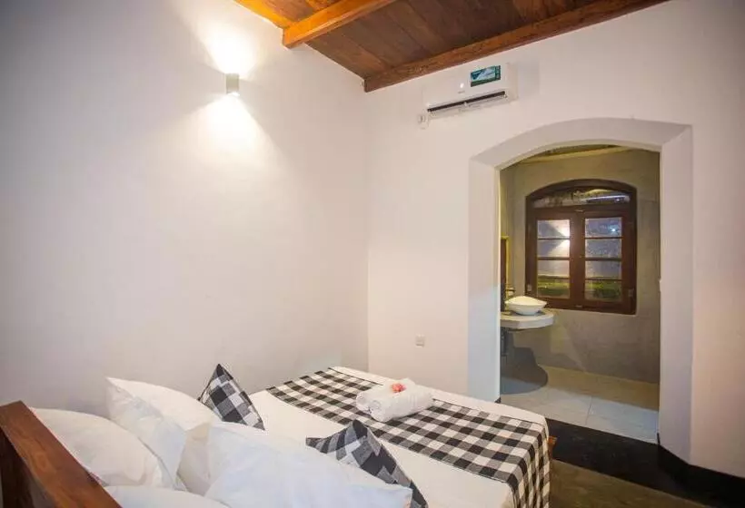 Hotelli Villa Risithenmi