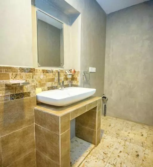 Hotelli Villa Risithenmi