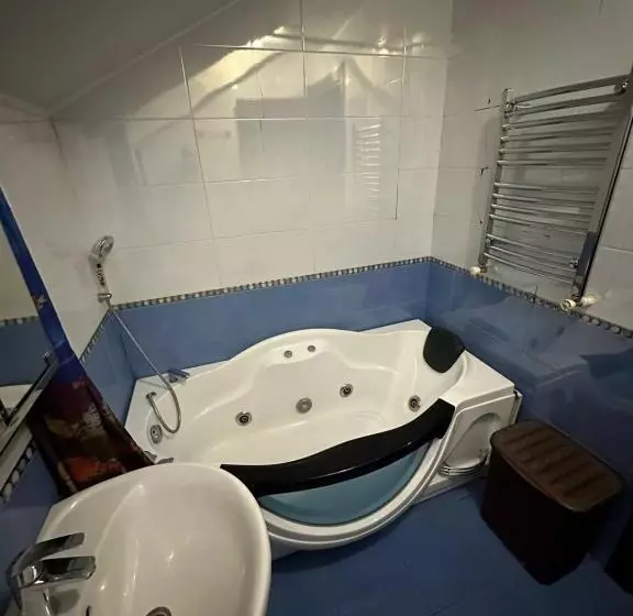 پانسیون Guesthouse Gamsaxurdia