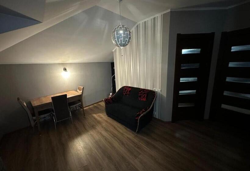 پانسیون Guesthouse Gamsaxurdia