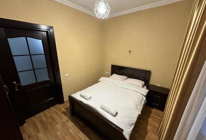 پانسیون Guesthouse Gamsaxurdia