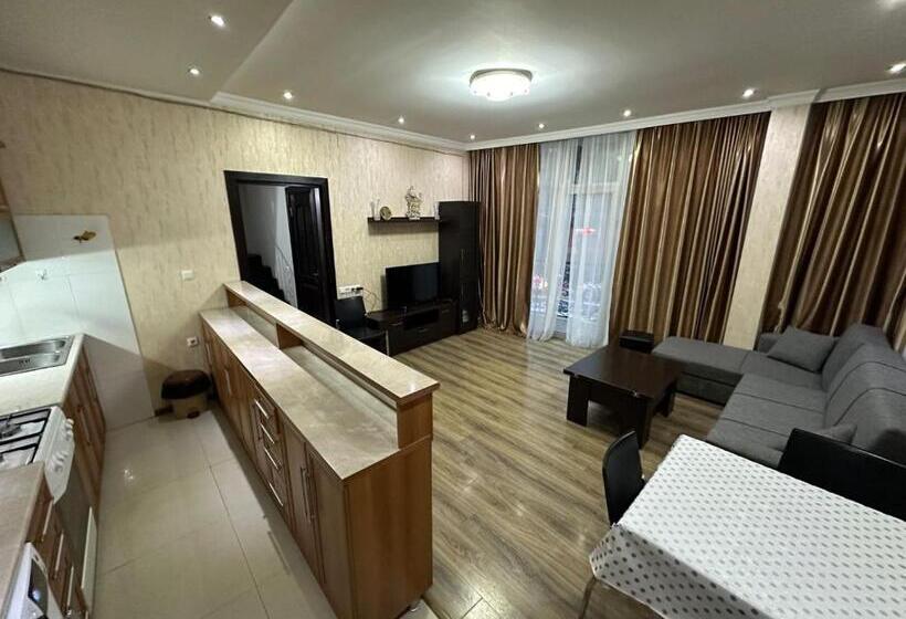 پانسیون Guesthouse Gamsaxurdia