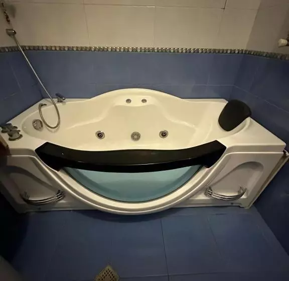 پانسیون Guesthouse Gamsaxurdia
