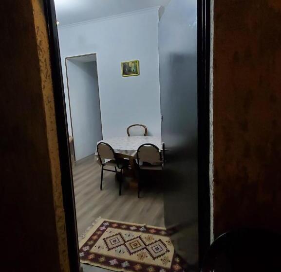 پانسیون Guesthouse Giorgi Avaliani