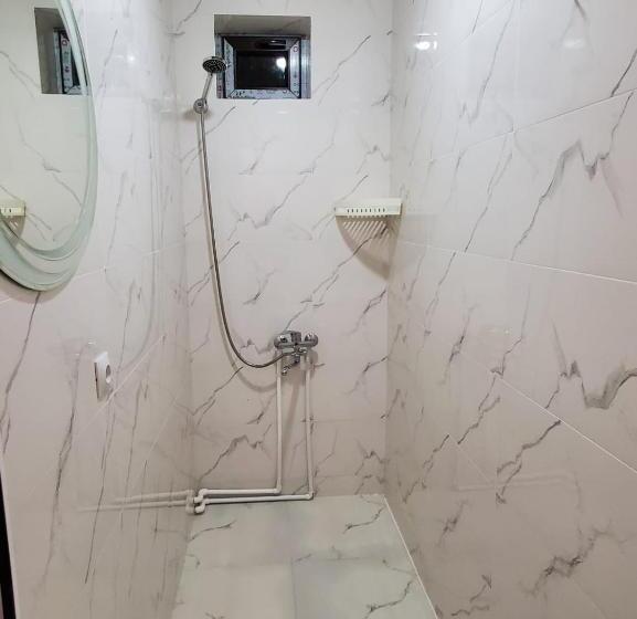 پانسیون Guesthouse Giorgi Avaliani