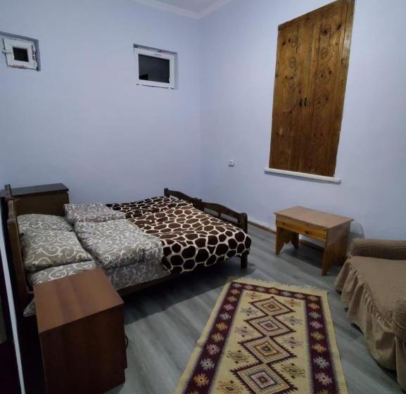 پانسیون Guesthouse Giorgi Avaliani