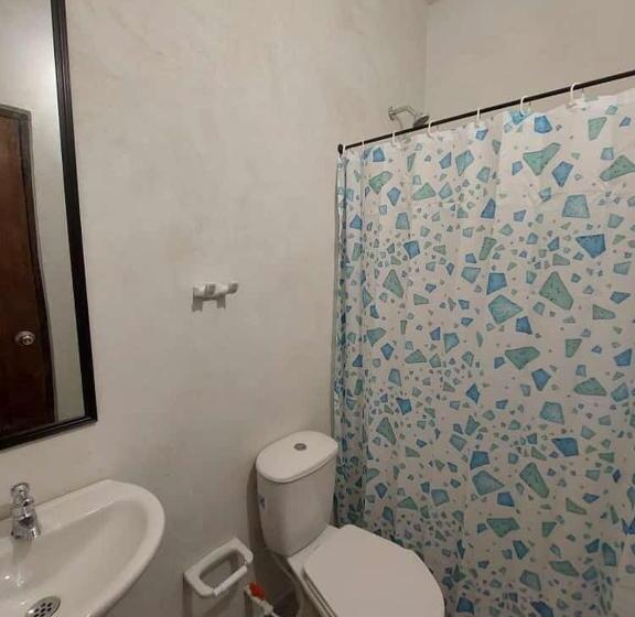 هاستل Beach House