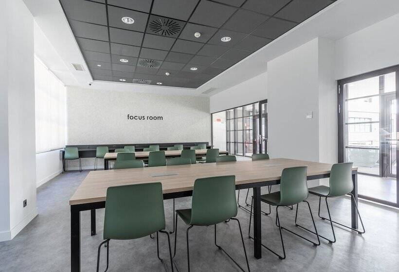 هاستل Micampus Salcedo Student Residence