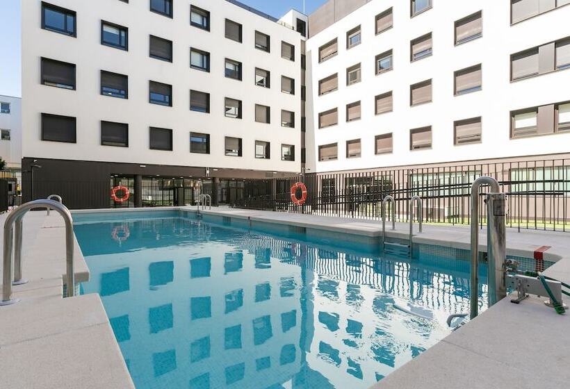 هاستل Micampus Salcedo Student Residence