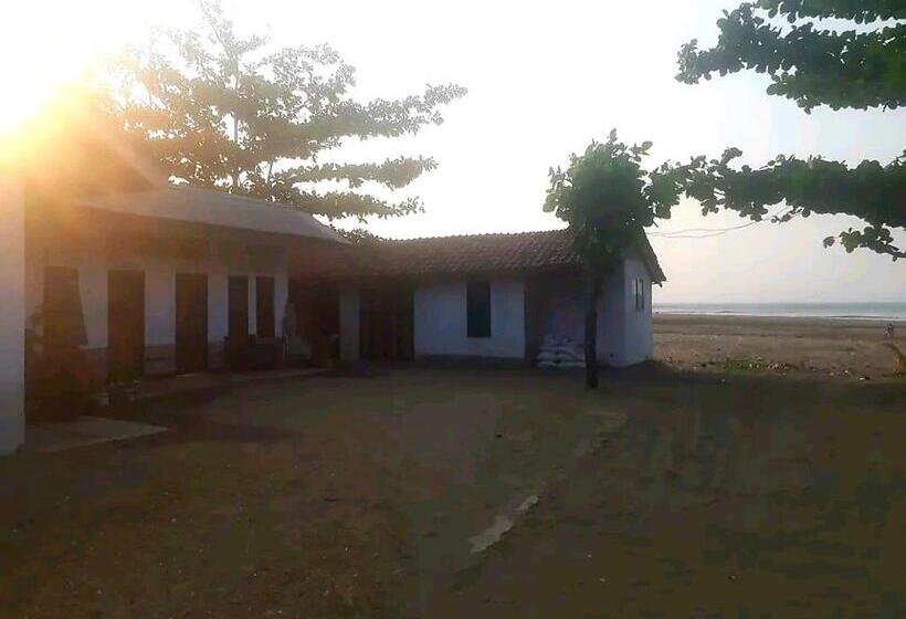 호스텔 Penginapan & Homestay Geopark Ciletuh