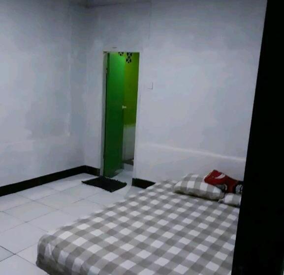 فندق صغير Penginapan & Homestay Geopark Ciletuh