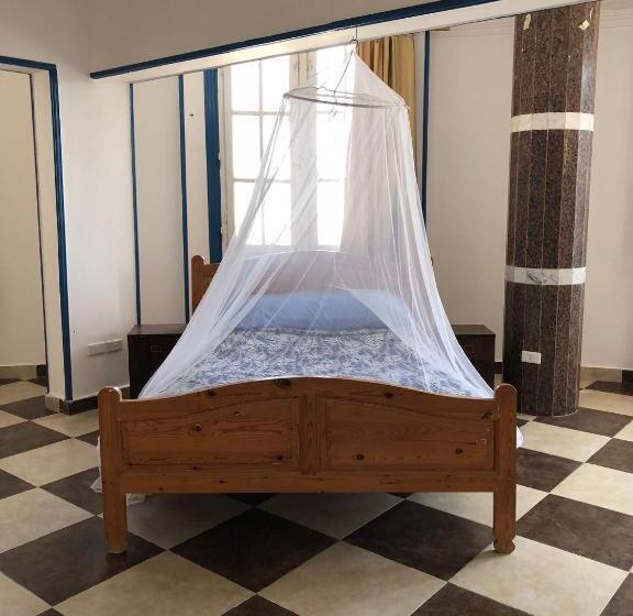 تختخواب و صبحانه Das! Haus Am Meer