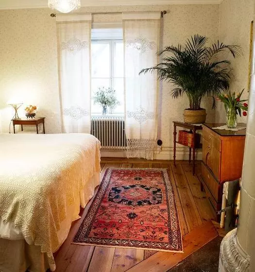 Aamiaismajoitus (B&B) Långbro Gård I Mölnbo