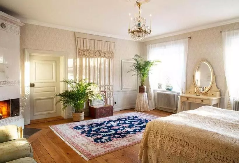 Aamiaismajoitus (B&B) Långbro Gård I Mölnbo