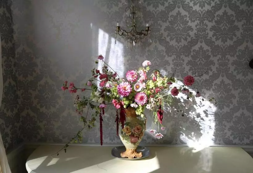 Aamiaismajoitus (B&B) Långbro Gård I Mölnbo