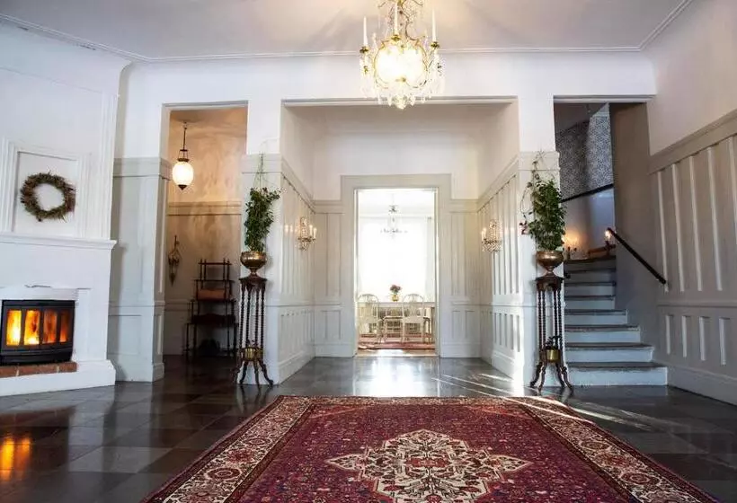 Aamiaismajoitus (B&B) Långbro Gård I Mölnbo