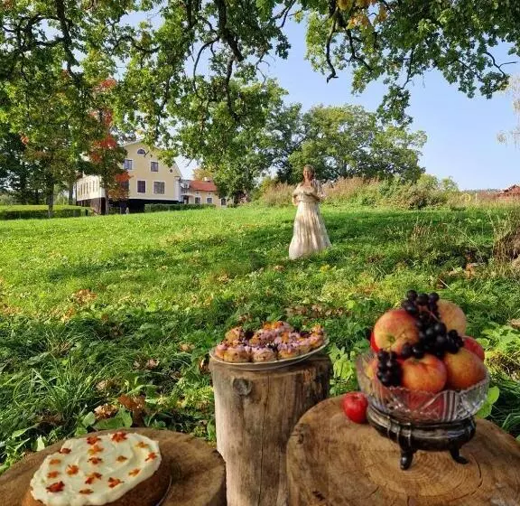 Aamiaismajoitus (B&B) Långbro Gård I Mölnbo