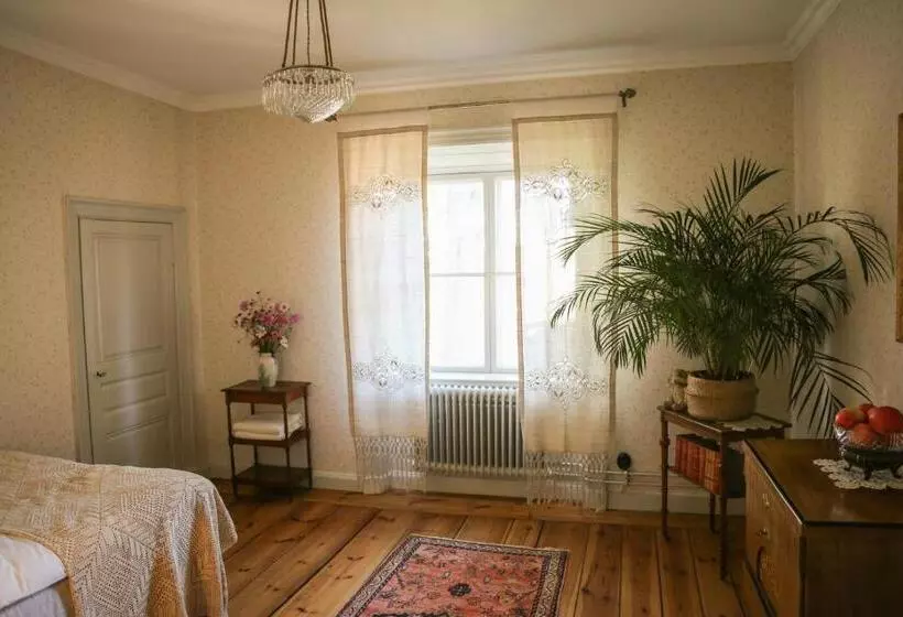 Aamiaismajoitus (B&B) Långbro Gård I Mölnbo