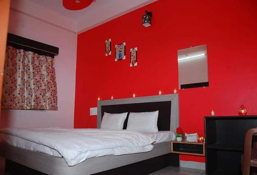 Отель Adarsh Palace