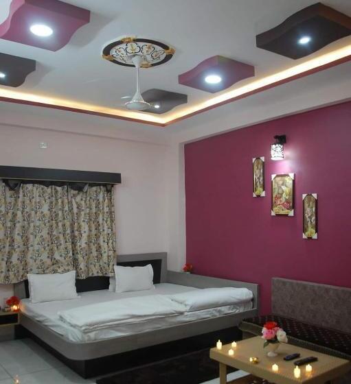 Отель Adarsh Palace