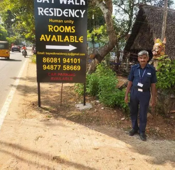 هتل Bay Walk Residency