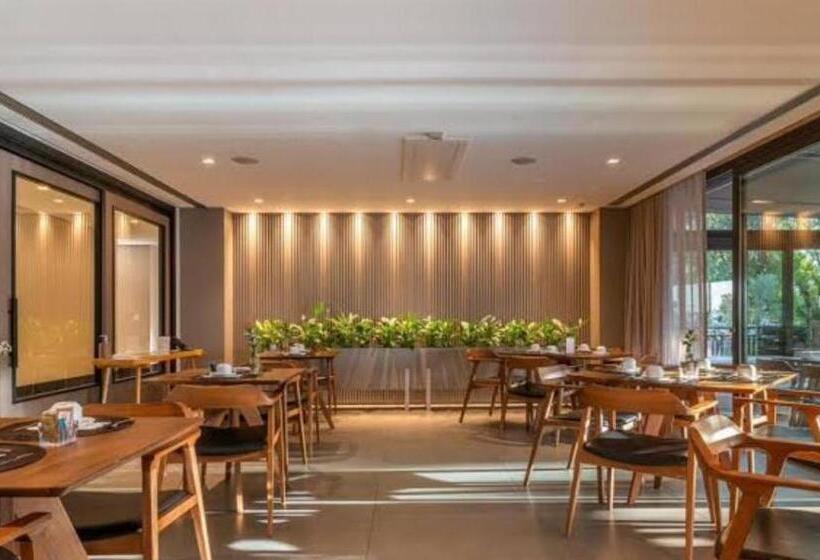 هتل Château Du Golden