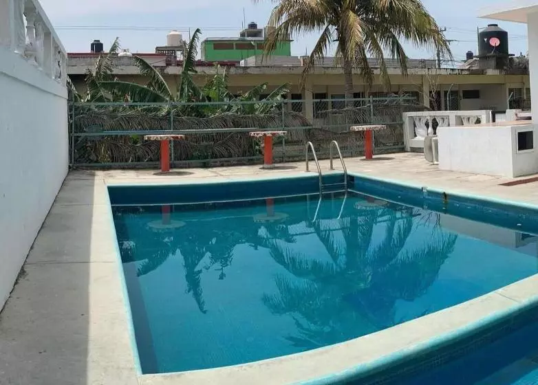 ホテル El Almirante