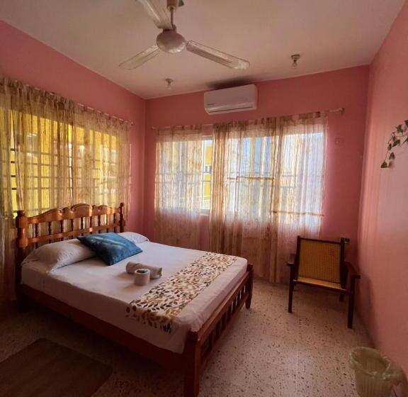 בית מלון כפרי El Almirante