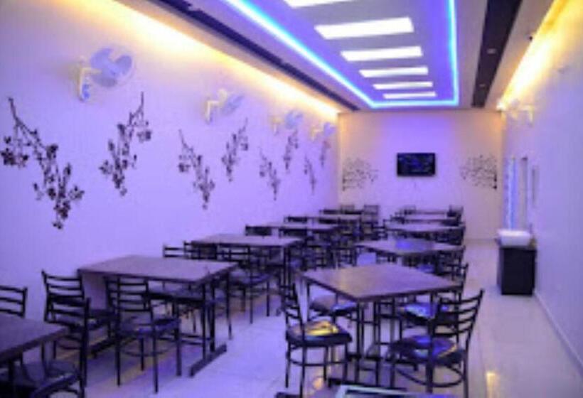 酒店 Golden Leaf , Sagar