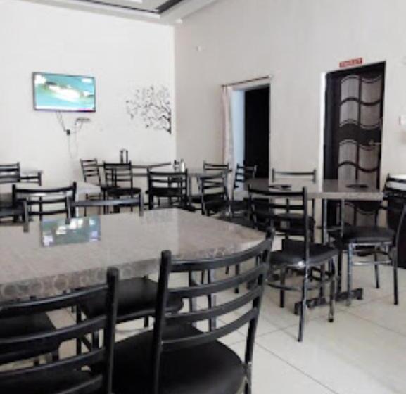 酒店 Golden Leaf , Sagar