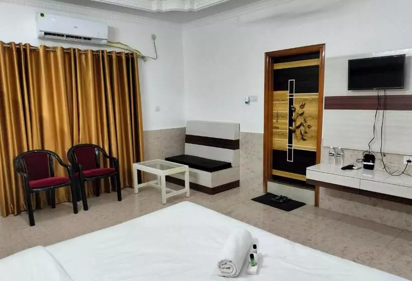 ホテル Tirupati Guest House