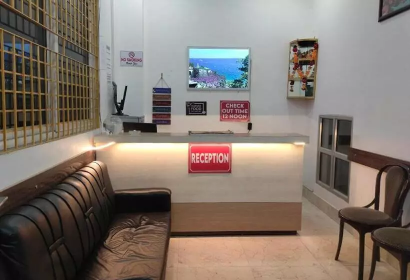 ホテル Tirupati Guest House