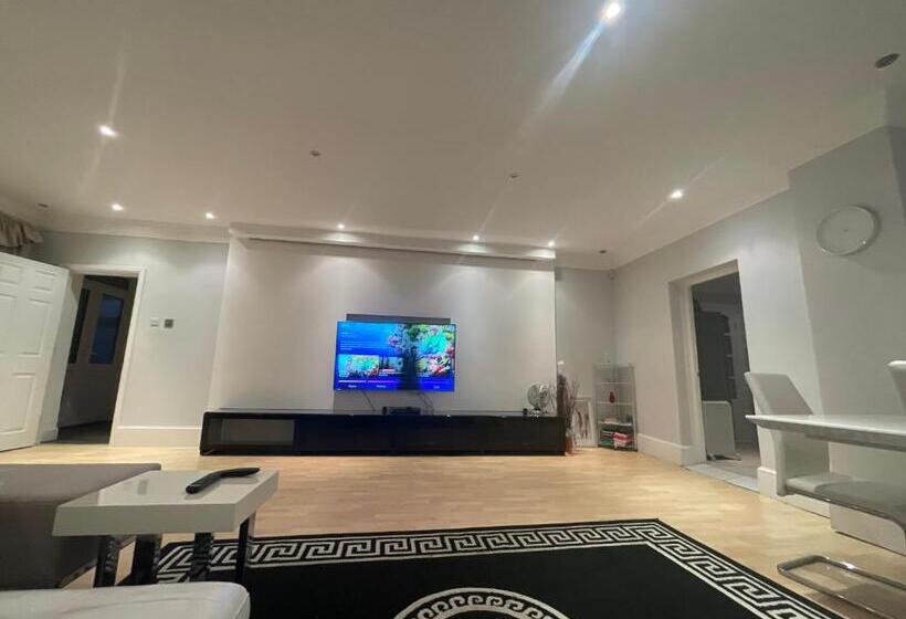 펜션 Double Room En Suite Free Parking