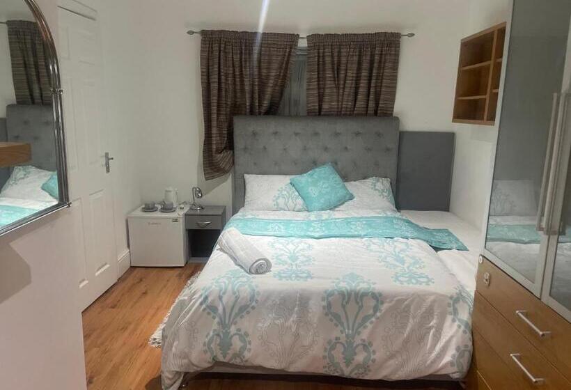 펜션 Double Room En Suite Free Parking