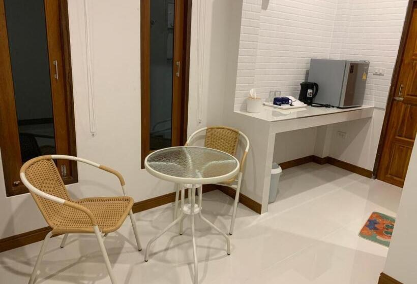 Albergue Sisters Home ที่พักใกล้สวนพฤกษศาสตร์ ระยองแหลมแม่พิมพ์