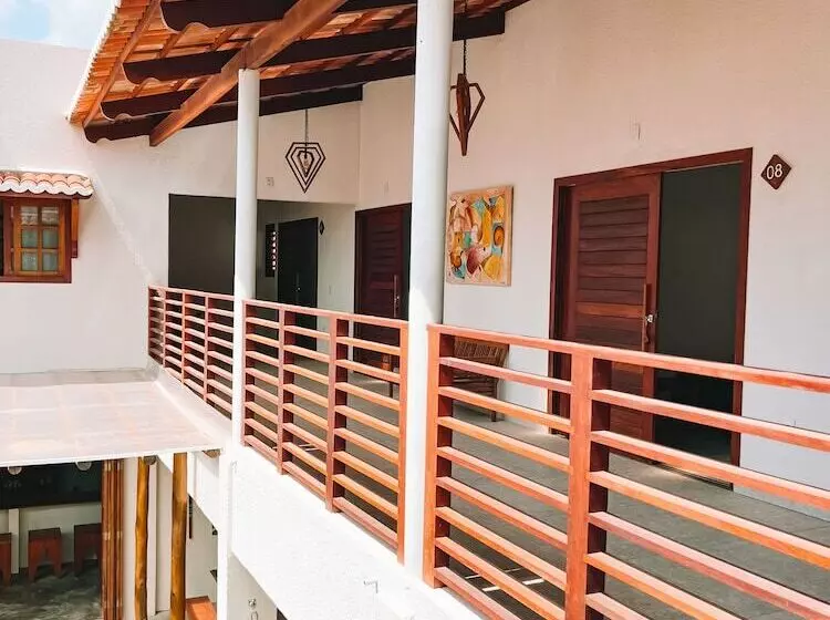 تختخواب و صبحانه Boas Ondas Pousada