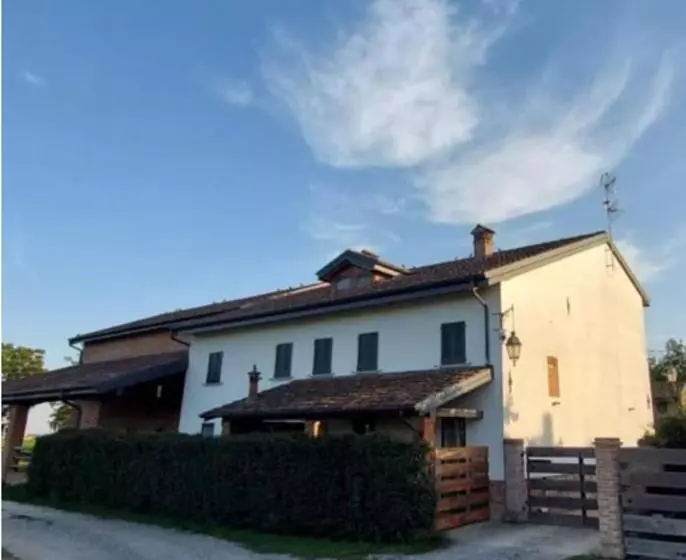 ベッドアンドブレックファースト Canovetta Country House Camelia   Nearby Cremona