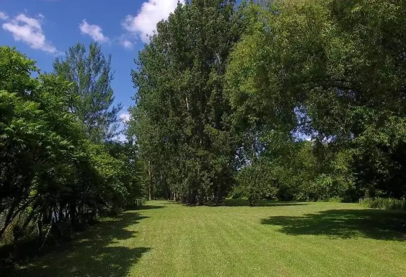 Aamiaismajoitus (B&B) Le Moulin De Follet