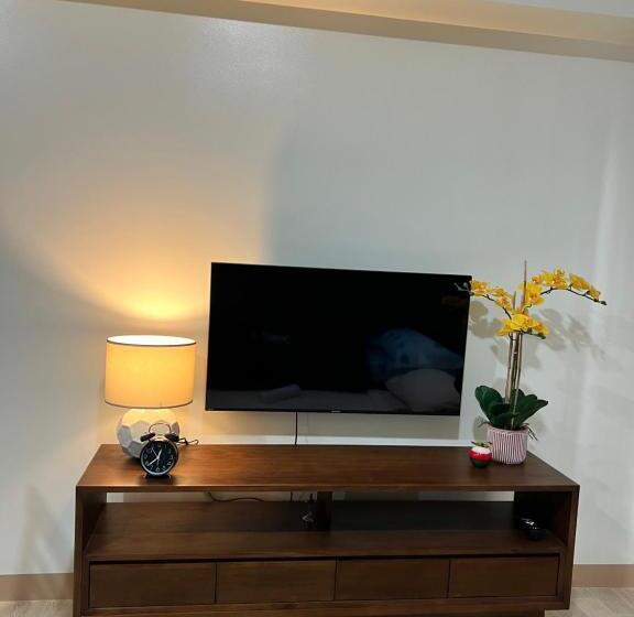 Brand New Studio W/ Washer In Manhattan Plaza Tower Ll